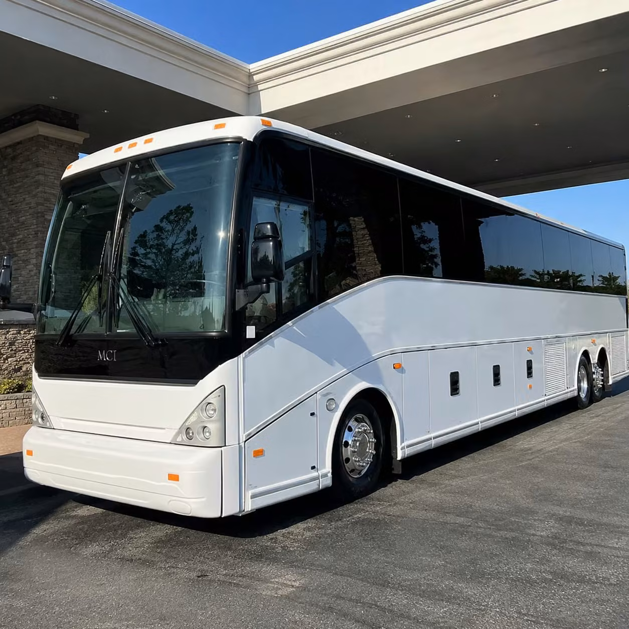 lewisville corporate groups trust long distance charter bus rentals for multi day business travel